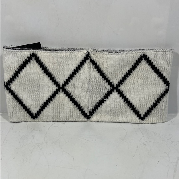 CHANEL Black and White Logo Headband - Picture 3 of 4